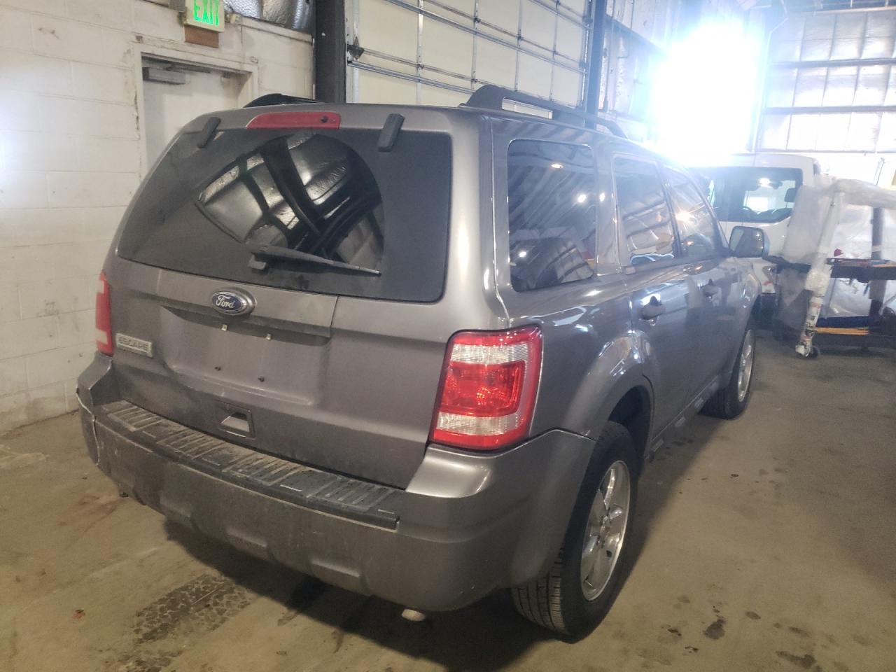 Photo 4 from auction – 2011 FORD ESCAPE XLT with VIN 1FMCU9D77BKA08676