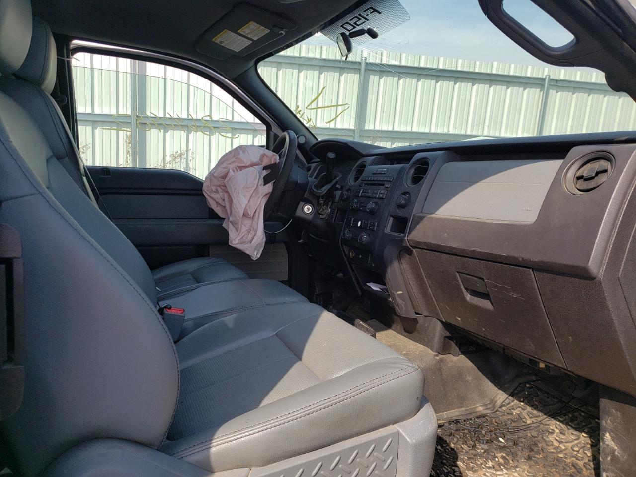 Photo 5 from auction – 2012 FORD F150 SUPER with VIN 1FTFX1EF9CFB44379