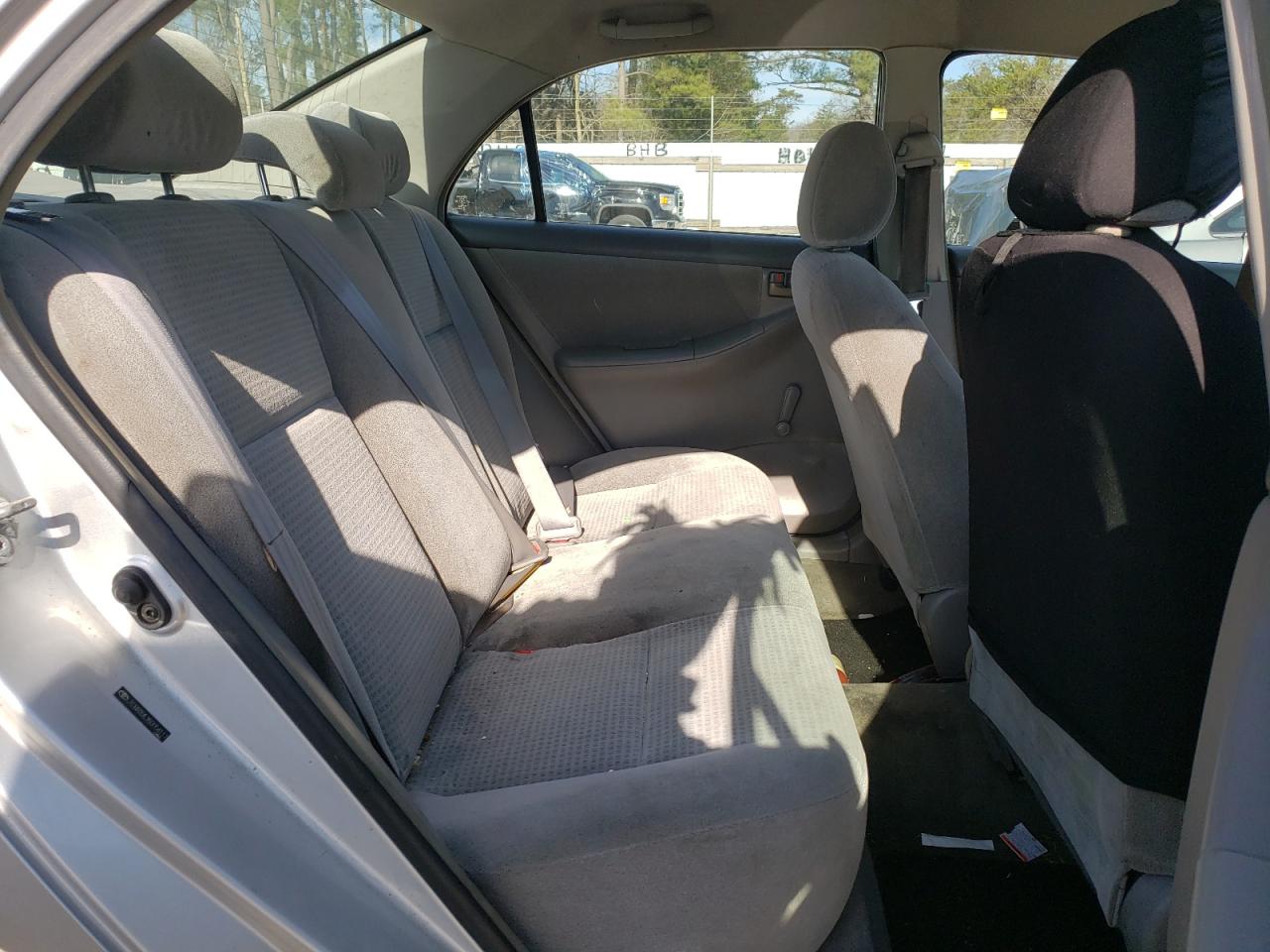 Photo 6 from auction – 2005 TOYOTA COROLLA CE with VIN JTDBR32E350054117