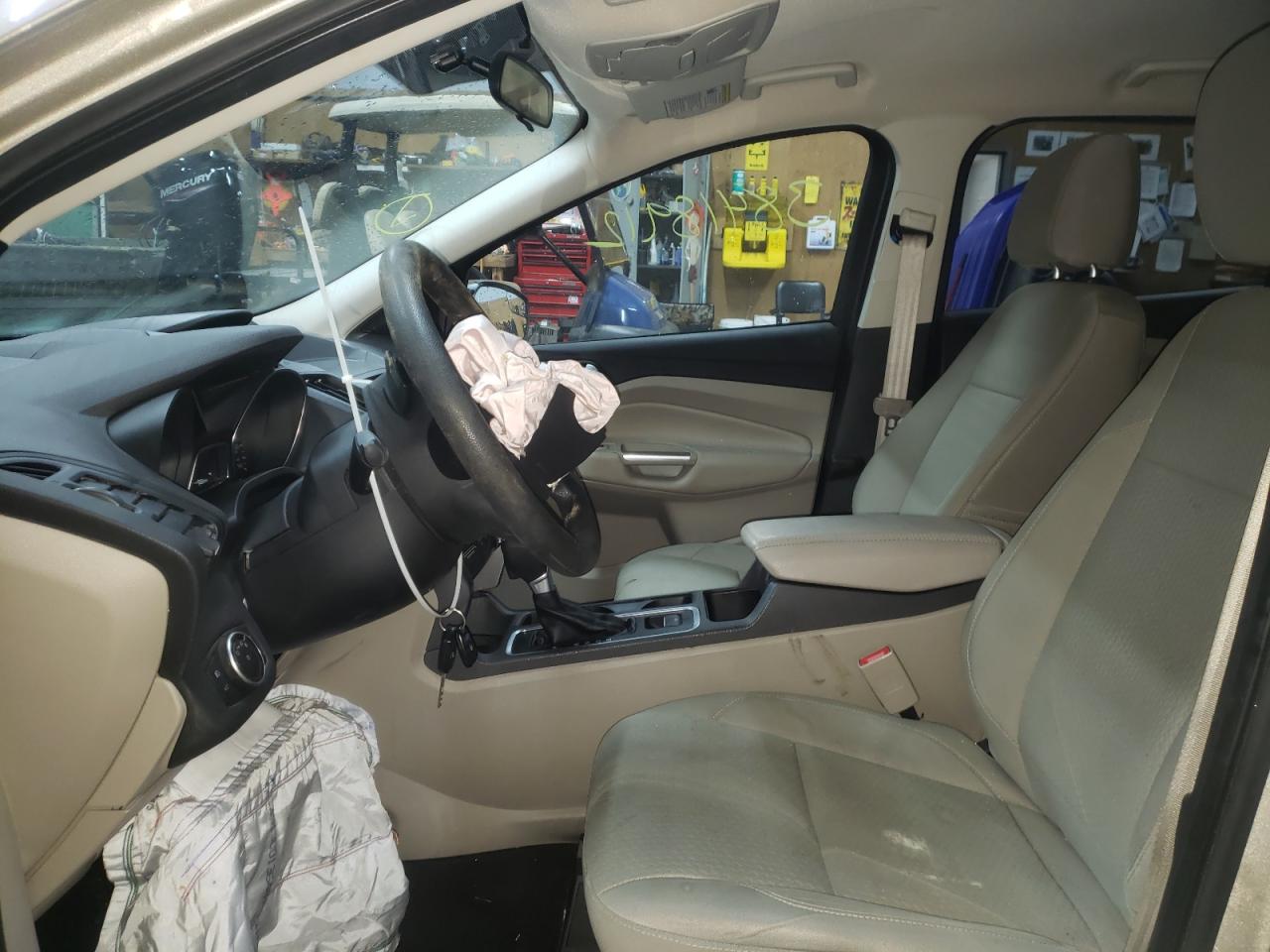 Photo 5 from auction – 2017 FORD ESCAPE SE with VIN 1FMCU9GD8HUD02182