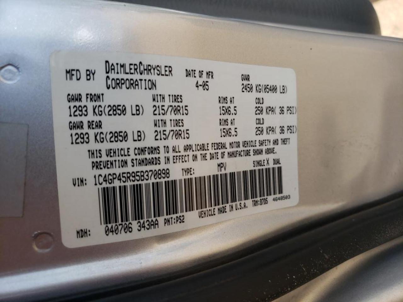 Photo 10 from auction – 2005 CHRYSLER TOWN & COU with VIN 1C4GP45R95B370898