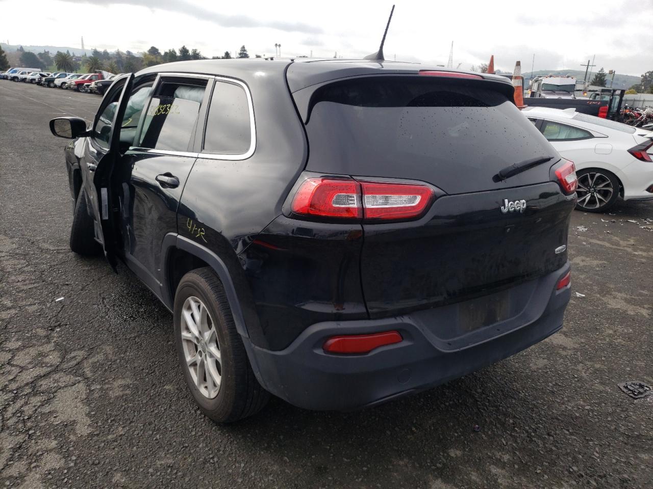 Photo 3 from auction – 2018 JEEP CHEROKEE L with VIN 1C4PJLLB0JD553638