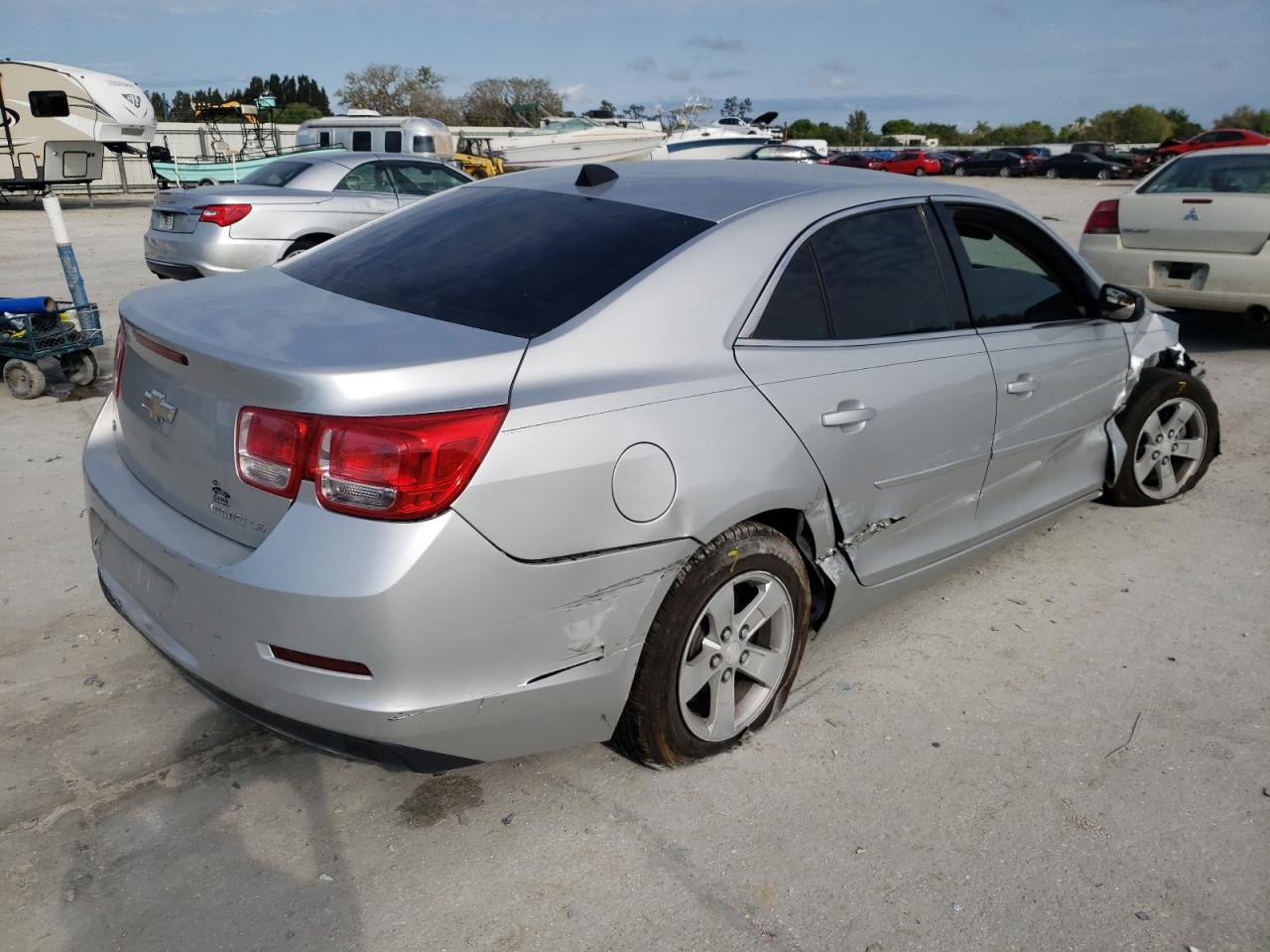 Photo 4 from auction – 2014 CHEVROLET MALIBU LS with VIN 1G11B5SL5EF240628
