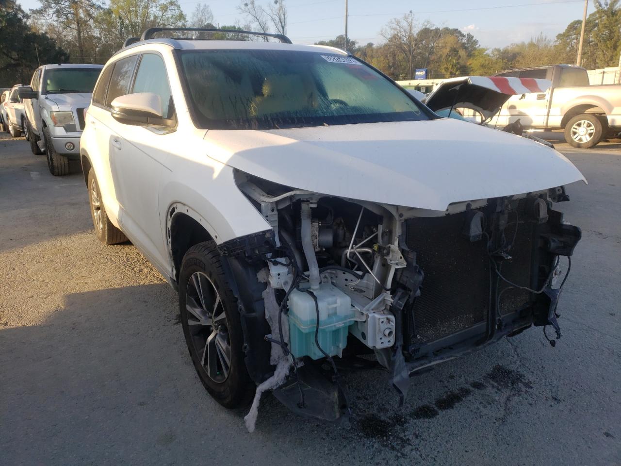 TOYOTA HIGHLANDER 2016 with VIN 5TDKKRFH0GS129268 - Photo from auction