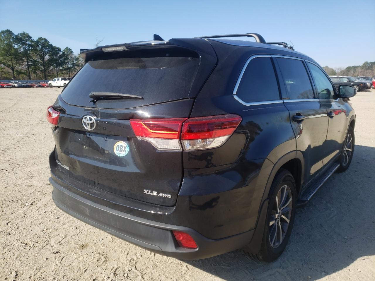 Photo 4 from auction – 2018 TOYOTA HIGHLANDER with VIN 5TDJZRFH3JS856709