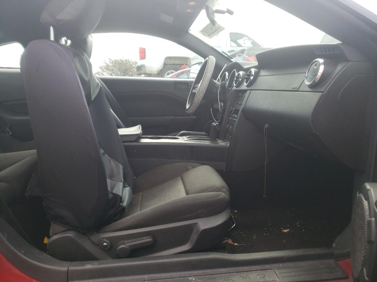 Photo 5 from auction – 2005 FORD MUSTANG with VIN 1ZVFT80N655117746