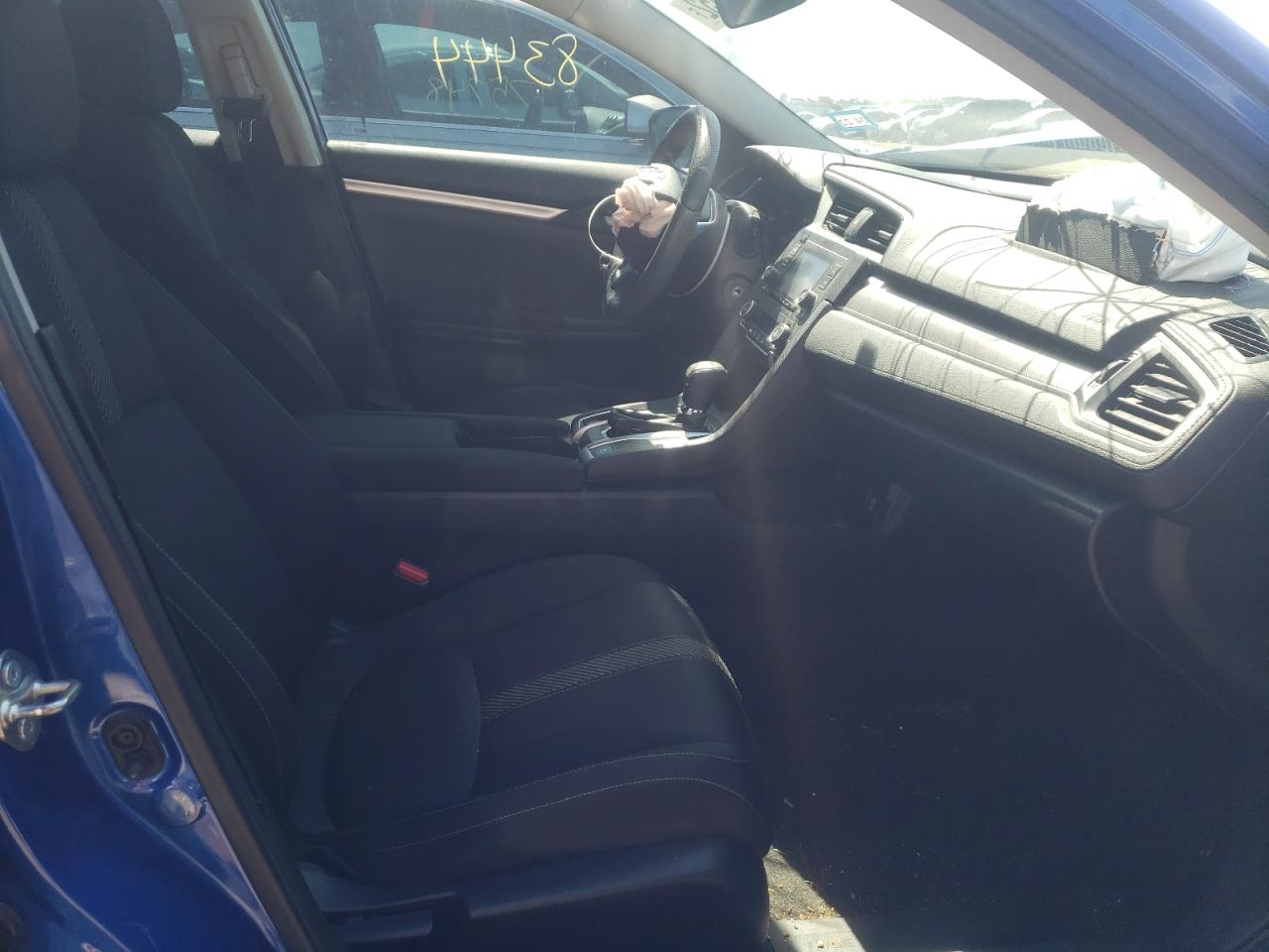 Photo 5 from auction – 2018 HONDA CIVIC LX with VIN 19XFC2F56JE012601