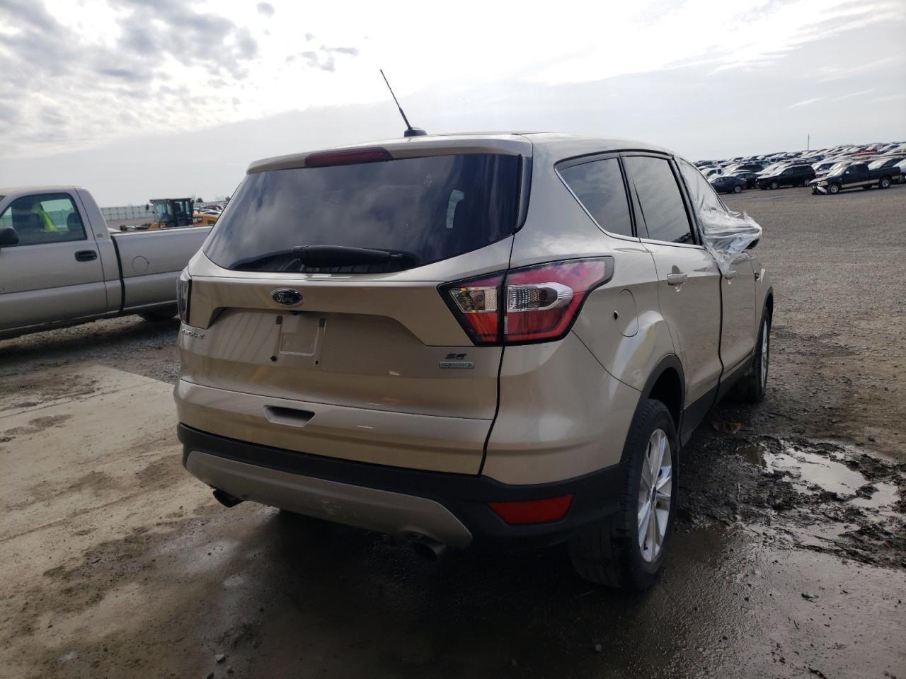 Photo 4 from auction – 2017 FORD ESCAPE SE with VIN 1FMCU0GD4HUC09025