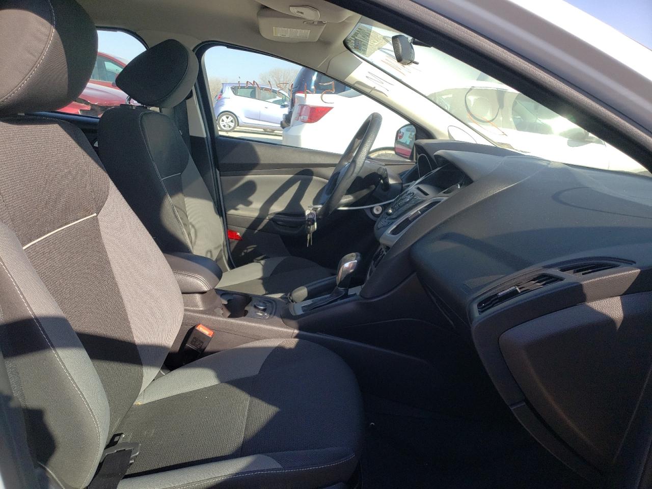 Photo 5 from auction – 2014 FORD FOCUS SE with VIN 1FADP3F22EL219707