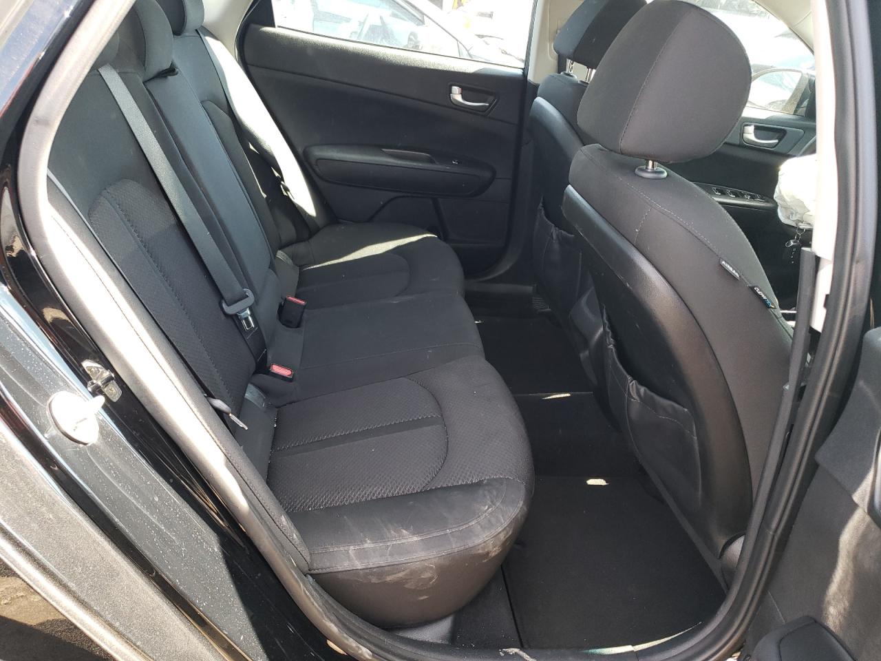 Photo 6 from auction – 2016 KIA OPTIMA LX with VIN 5XXGT4L36GG116752