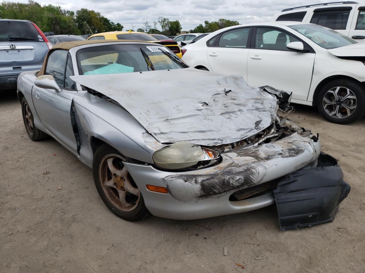 MAZDA MX-5 MIATA 2000 with VIN JM1NB3532Y0142236 - Photo from auction