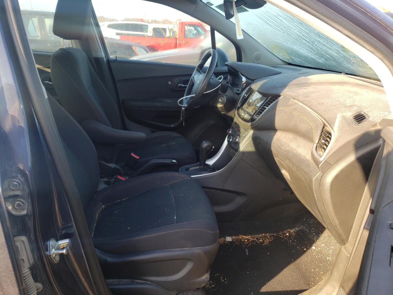 Photo 5 from auction – 2018 CHEVROLET TRAX LS with VIN 3GNCJKSB7JL207971