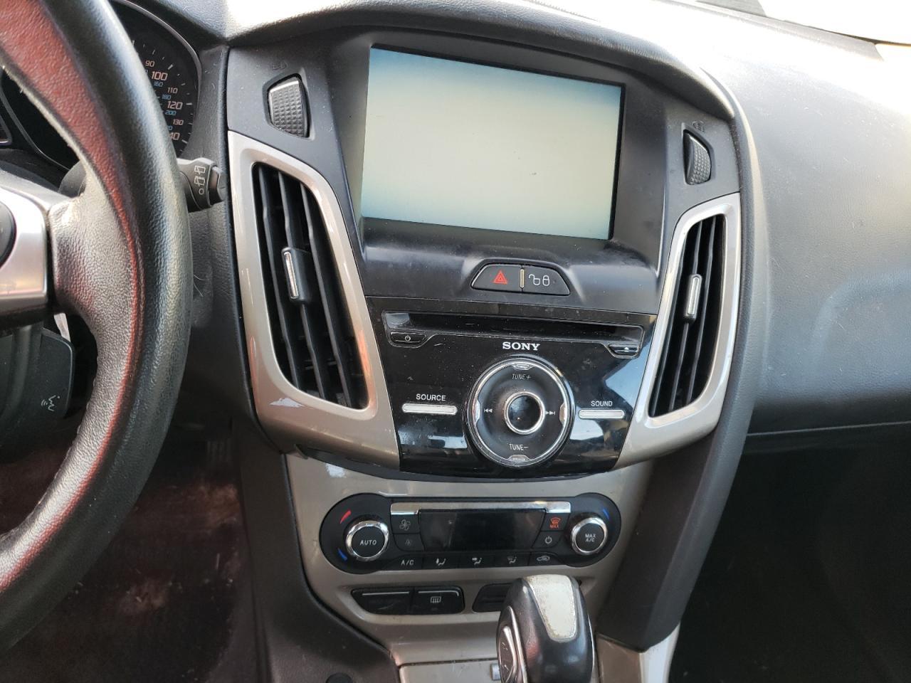 Photo 9 from auction – 2012 FORD FOCUS SEL with VIN 1FAHP3M28CL144867