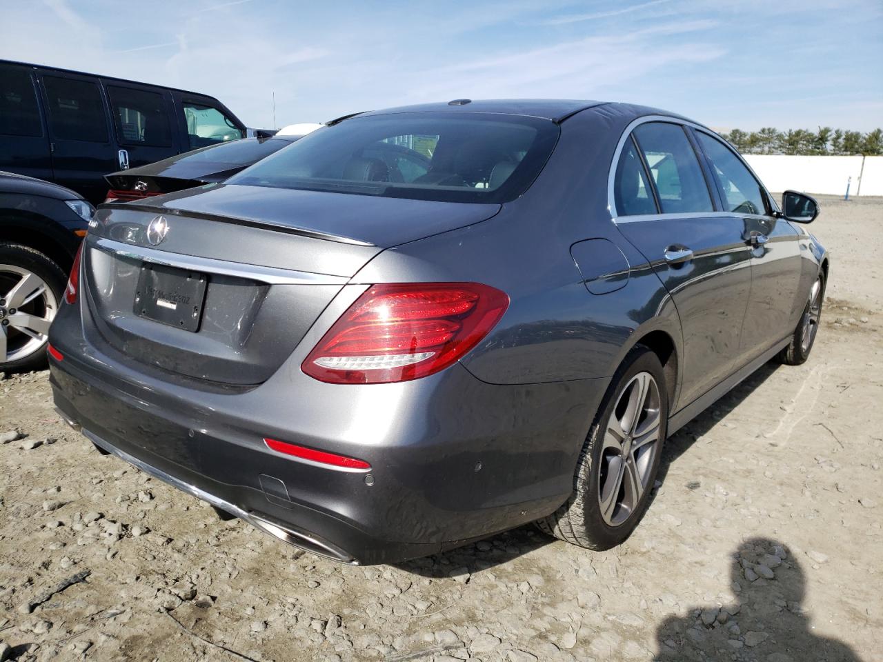 Photo 4 from auction – 2017 MERCEDES-BENZ E 300 with VIN WDDZF4JB6HA114545