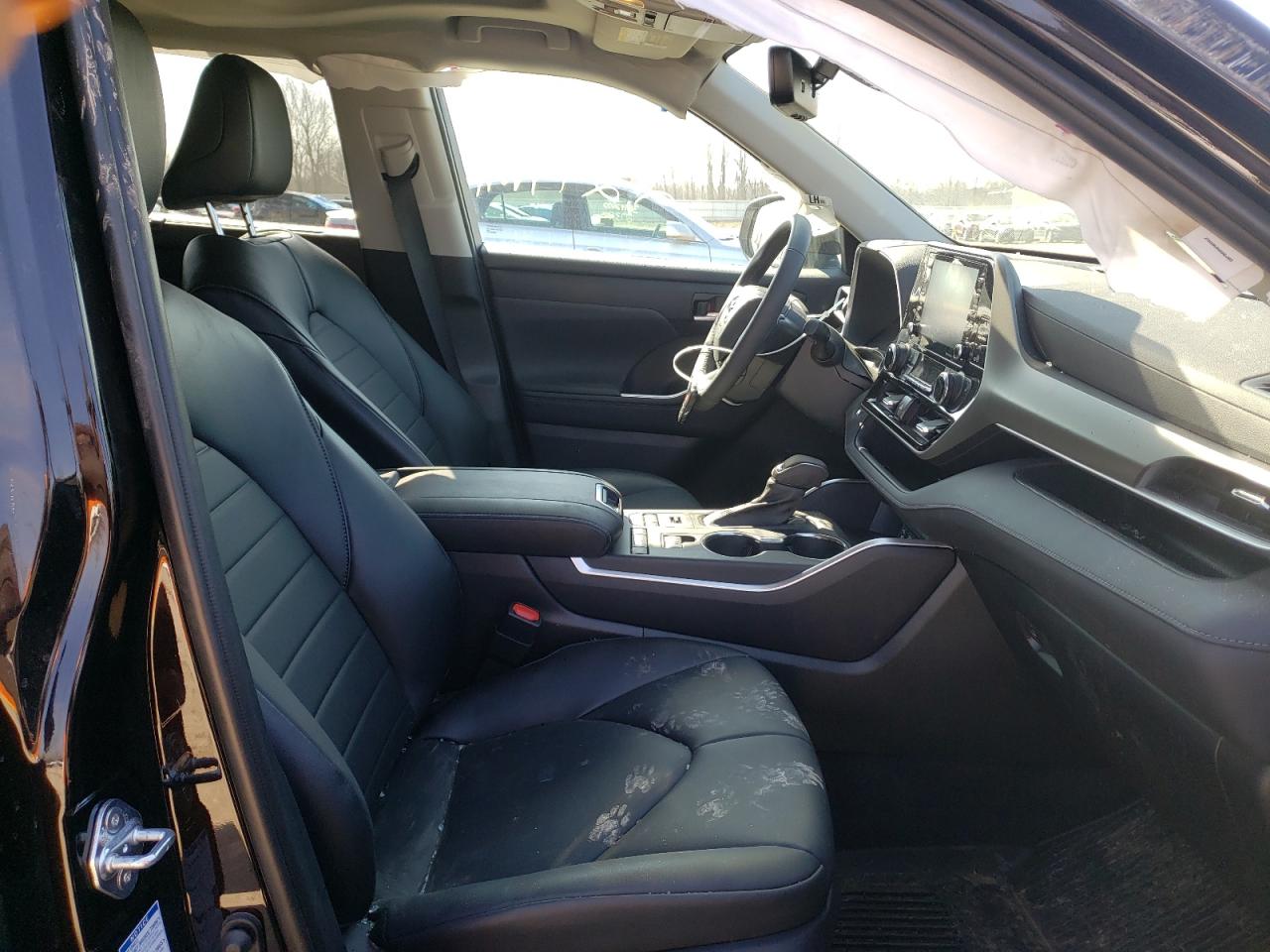 Photo 5 from auction – 2022 TOYOTA HIGHLANDER with VIN 5TDGZRBH9NS163567