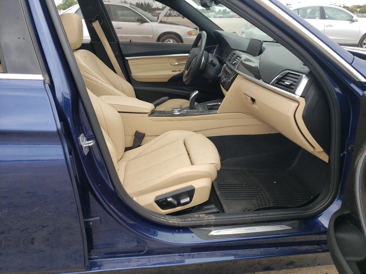 Photo 5 from auction – 2017 BMW 330 XI with VIN WBA8D9C3XHA005369