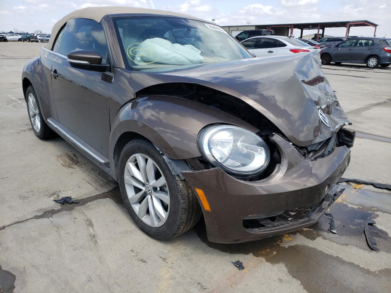 VOLKSWAGEN BEETLE 2014 with VIN 3VW5L7AT3EM820850 - Photo from auction