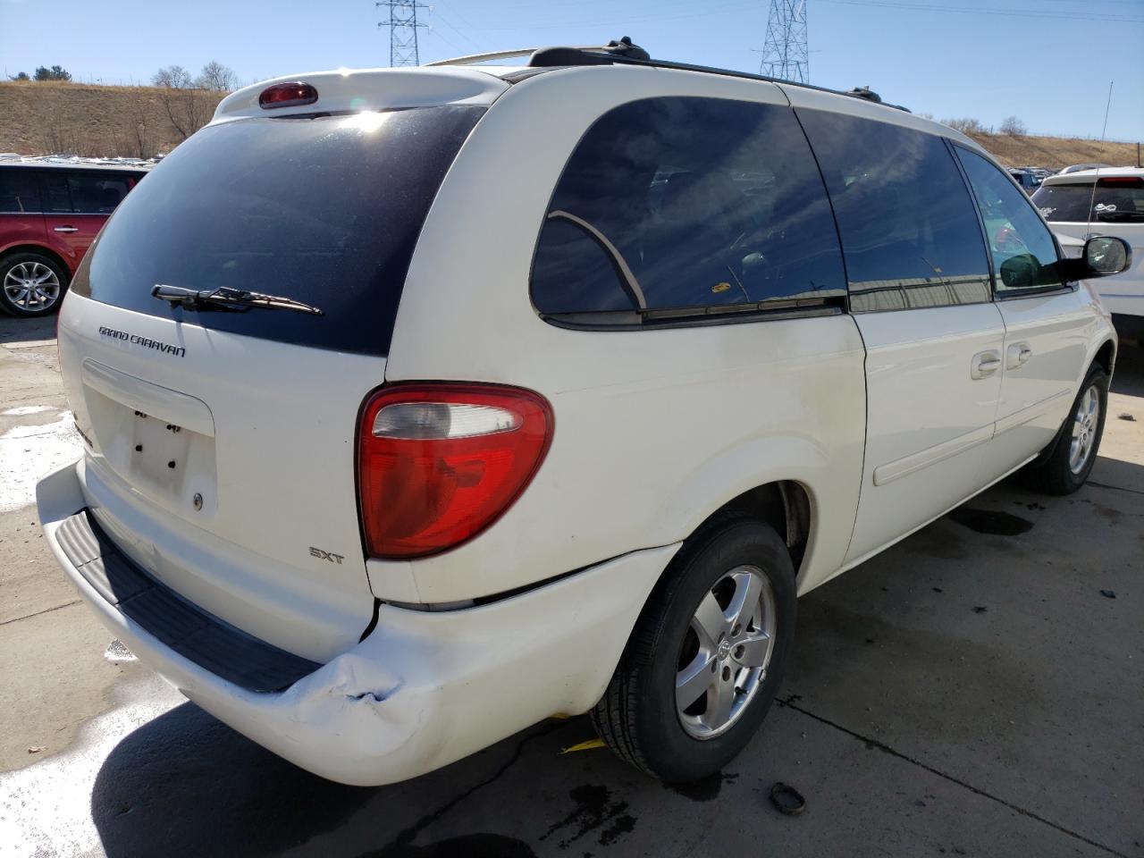 Photo 4 from auction – 2005 DODGE GRAND CARA with VIN 2D4GP44LX5R471112