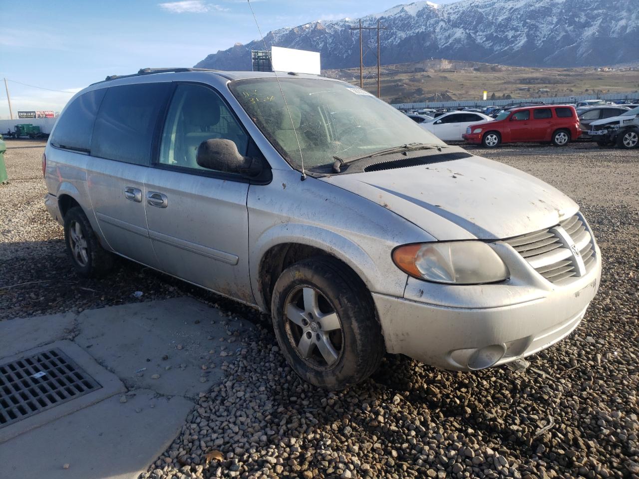 DODGE GRAND CARA 2007 with VIN 2D4GP44L67R186703 - Photo from auction