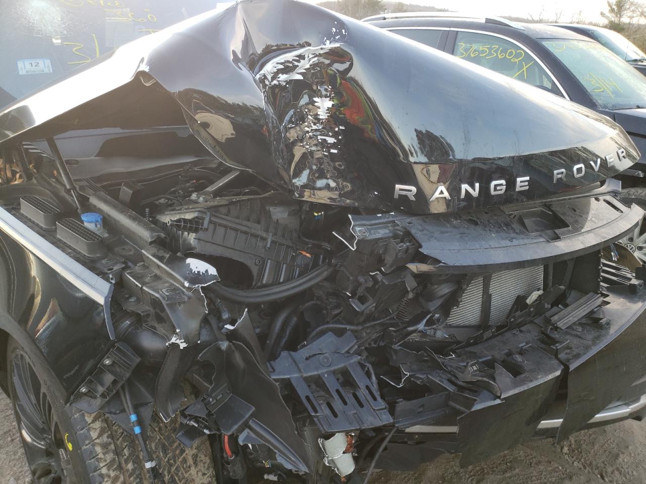 Photo 9 from auction – 2019 LAND ROVER RANGE ROVE with VIN SALGS2SV2KA527847