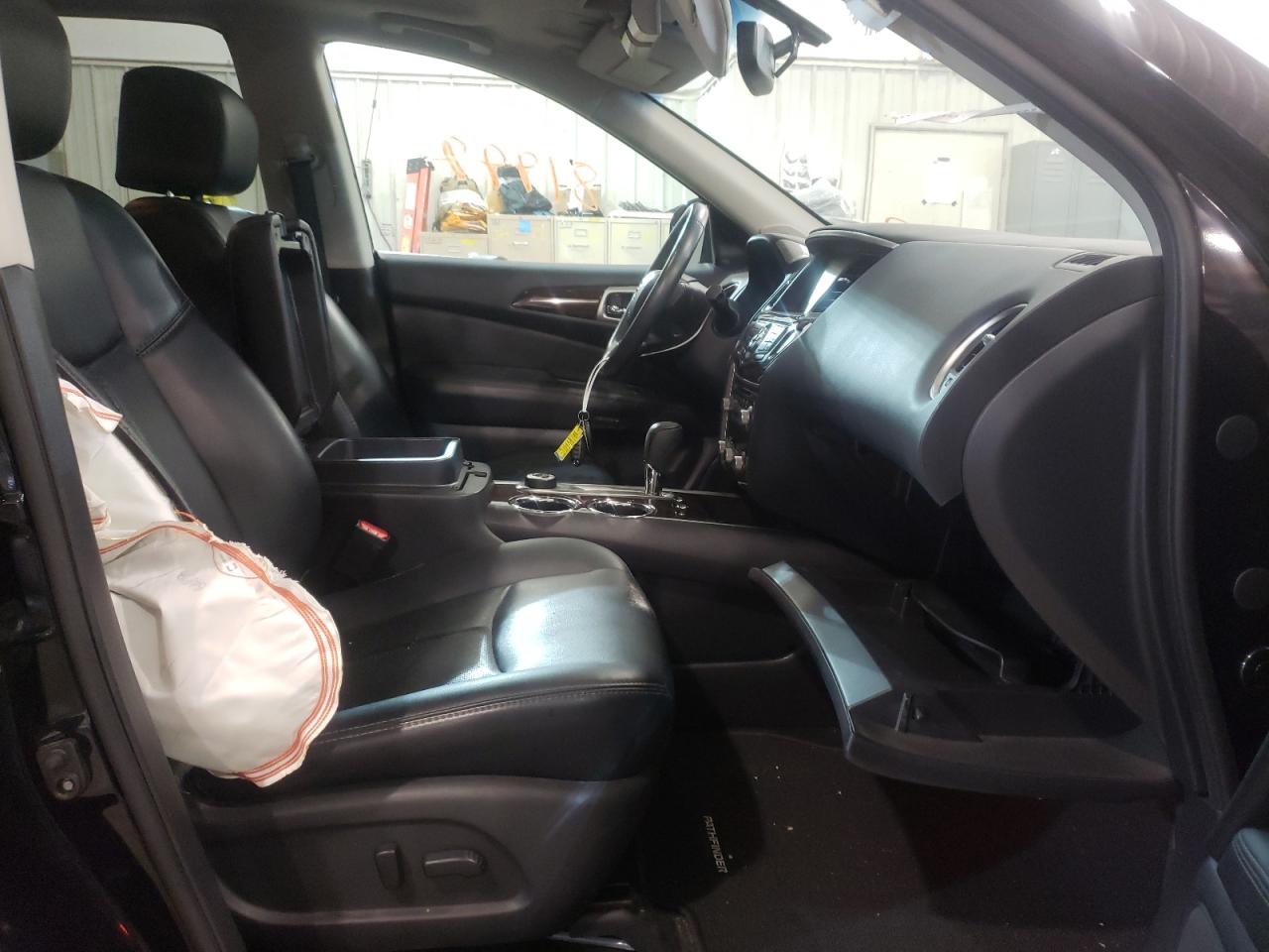 Photo 5 from auction – 2016 NISSAN PATHFINDER with VIN 5N1AR2MM1GC654366