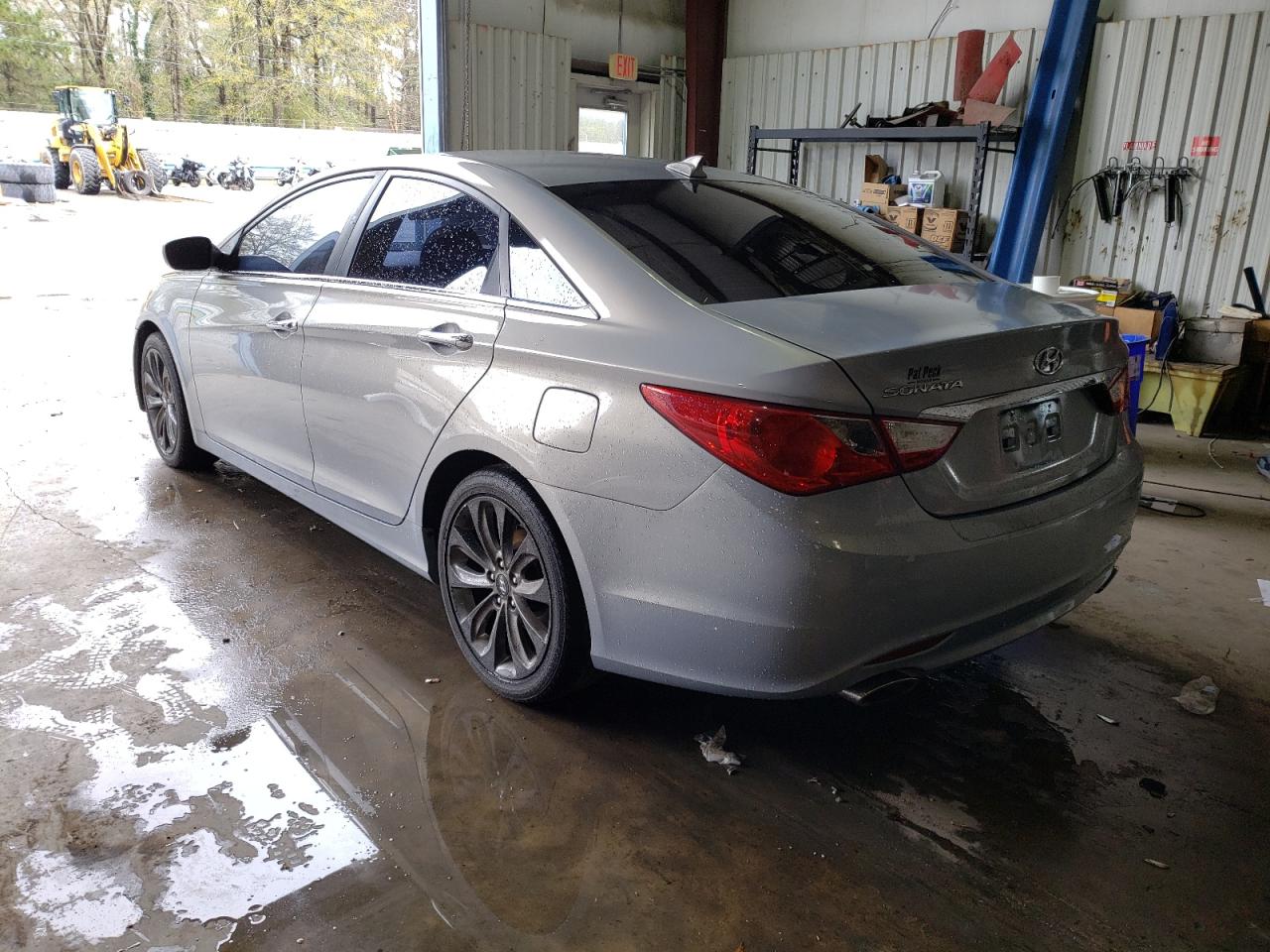 Photo 3 from auction – 2012 HYUNDAI SONATA SE with VIN 5NPEC4AC2CH326824