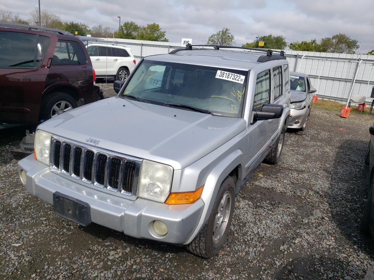 Photo 2 from auction – 2010 JEEP COMMANDER with VIN 1J4RH4GK3AC144246