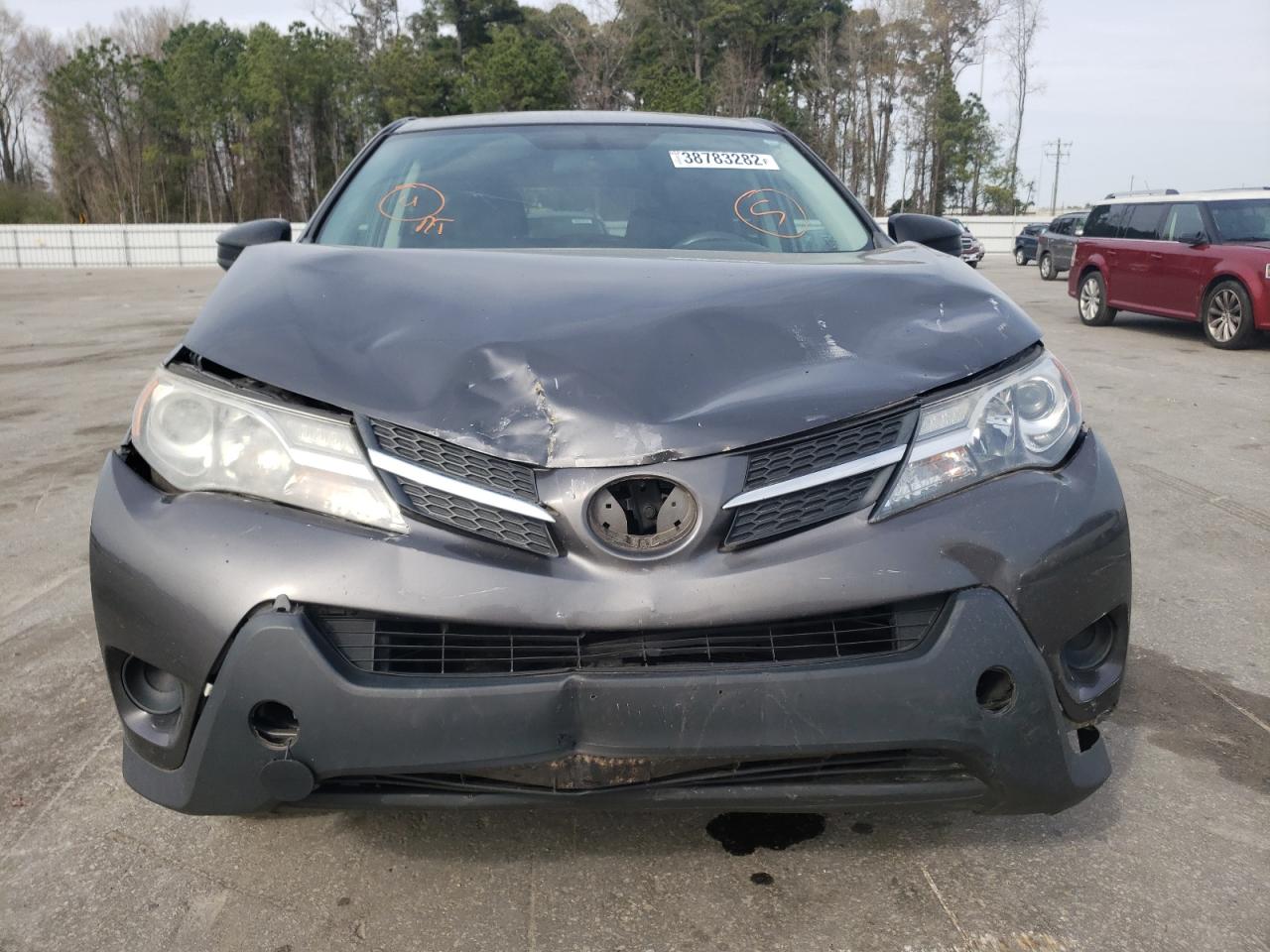 Photo 9 from auction – 2015 TOYOTA RAV4 LE with VIN 2T3ZFREV1FW142103