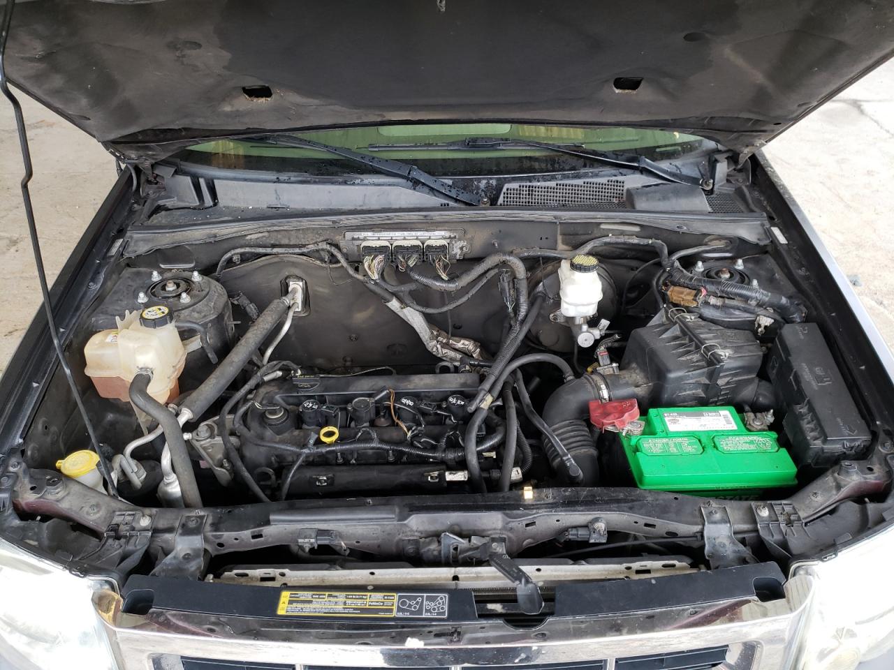Photo 7 from auction – 2009 FORD ESCAPE LIM with VIN 1FMCU94779KD02122