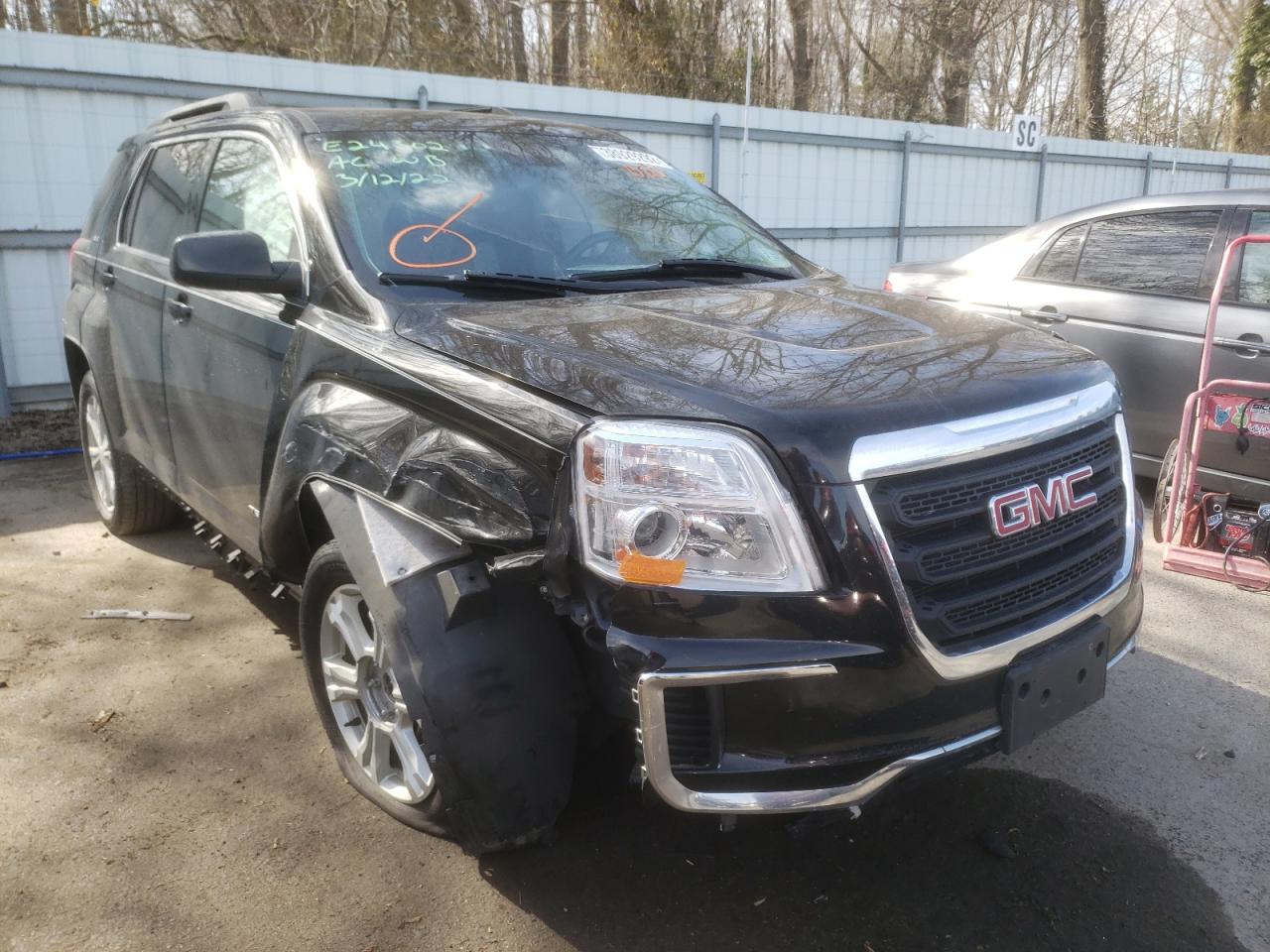 GMC TERRAIN SL 2017 with VIN 2GKALNEK3H6351978 - Photo from auction