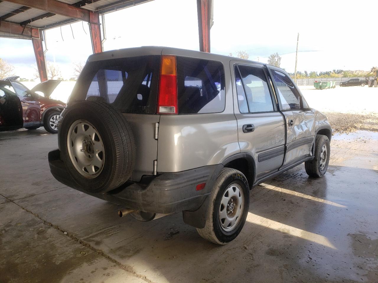 Photo 4 from auction – 2001 HONDA CR-V LX with VIN JHLRD28481S001677