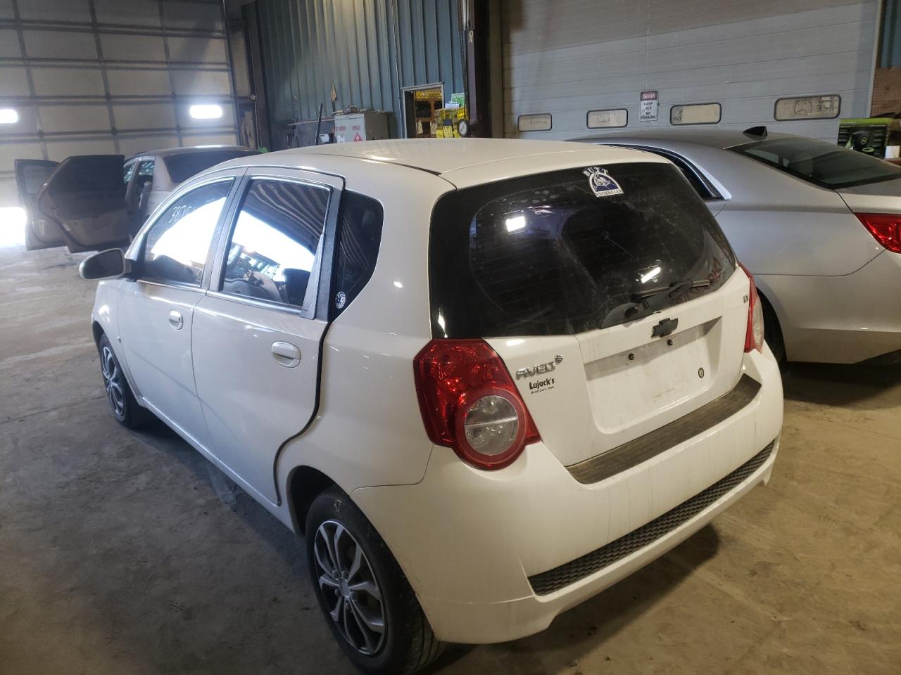 Photo 3 from auction – 2009 CHEVROLET AVEO LS with VIN KL1TD66EX9B671854
