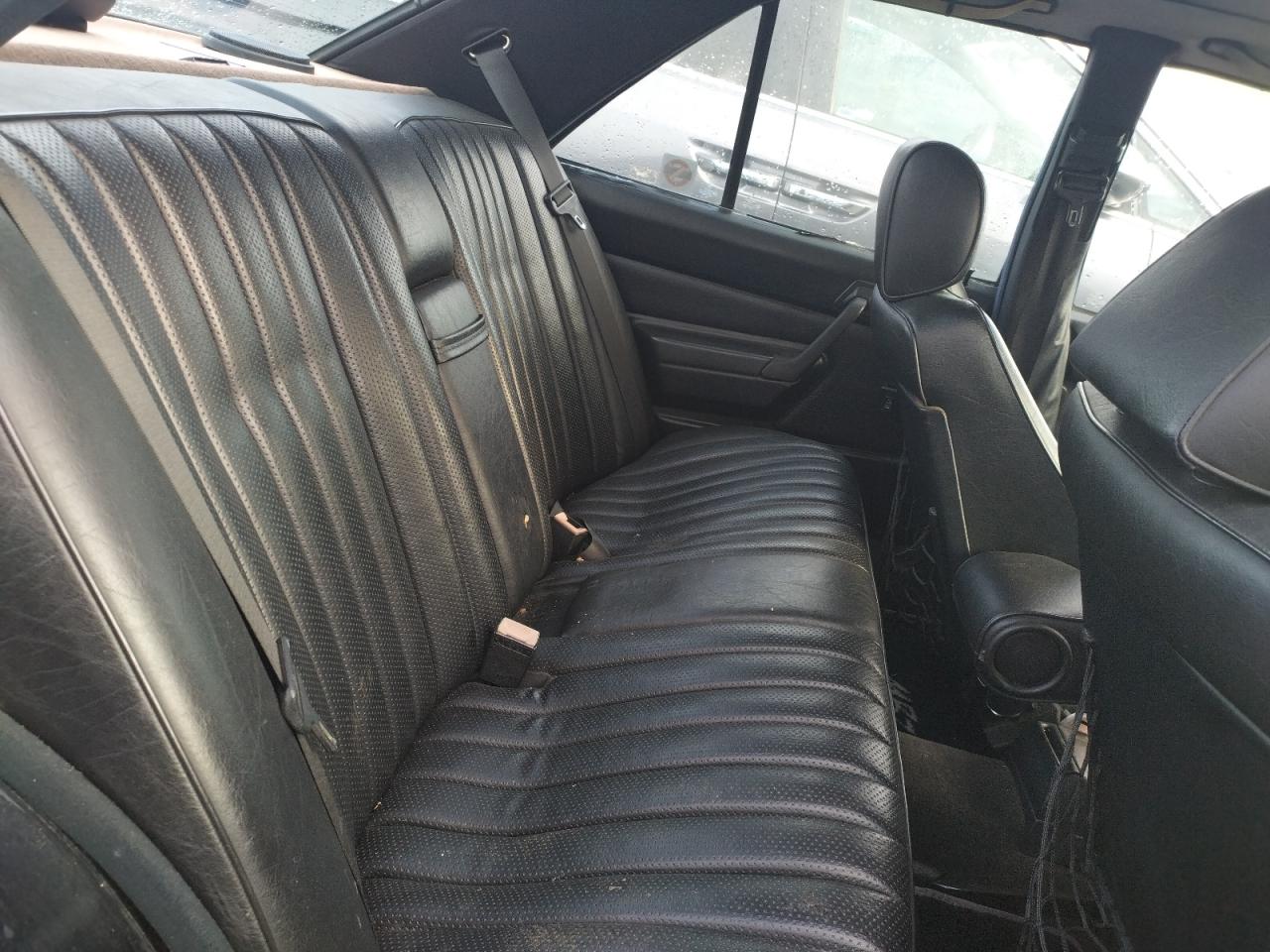 Photo 6 from auction – 1991 MERCEDES-BENZ 190 E 2.3 with VIN WDBDA28D8MF751527