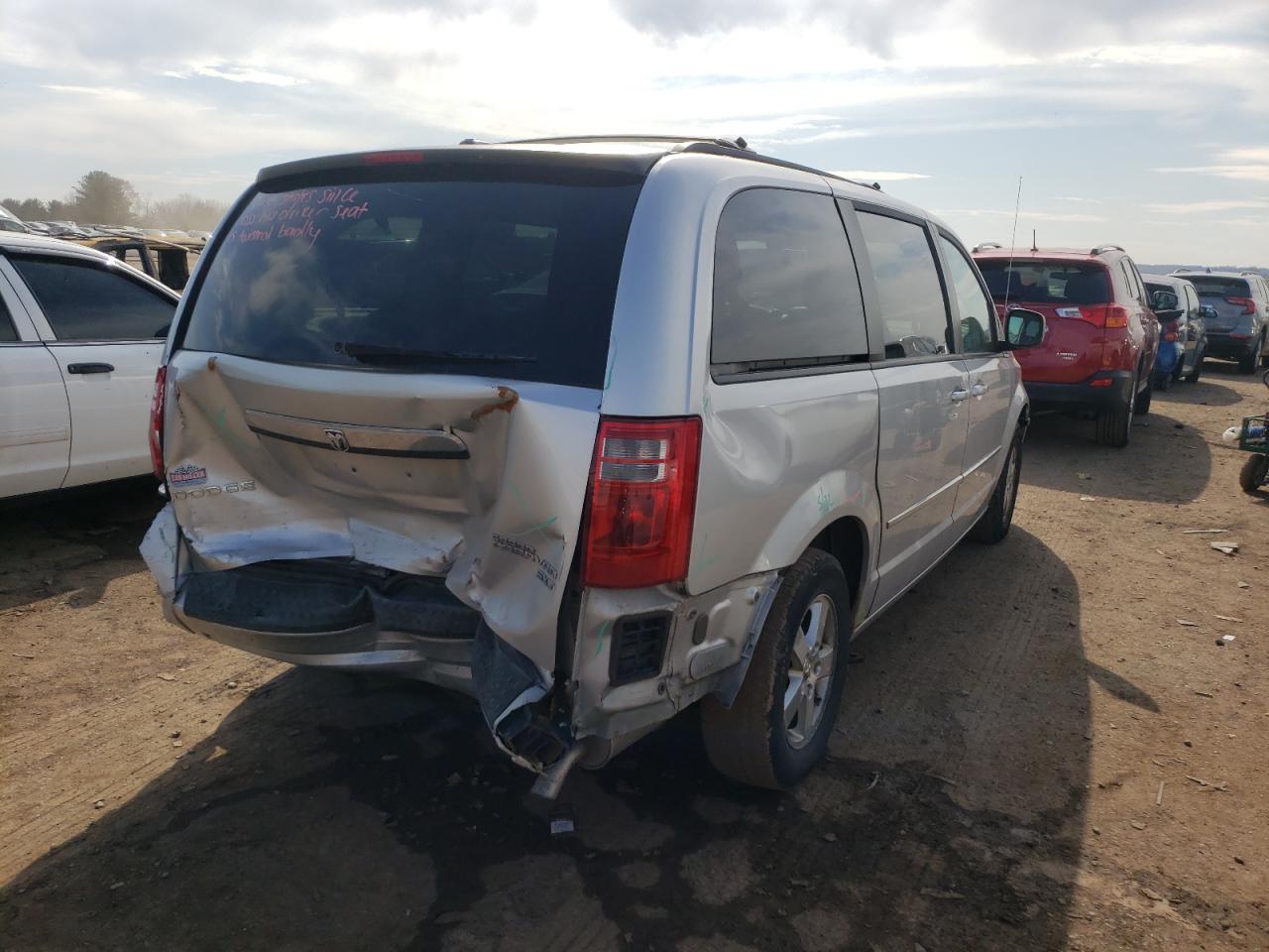 Photo 4 from auction – 2010 DODGE GRAND CARA with VIN 2D4RN5D14AR100427