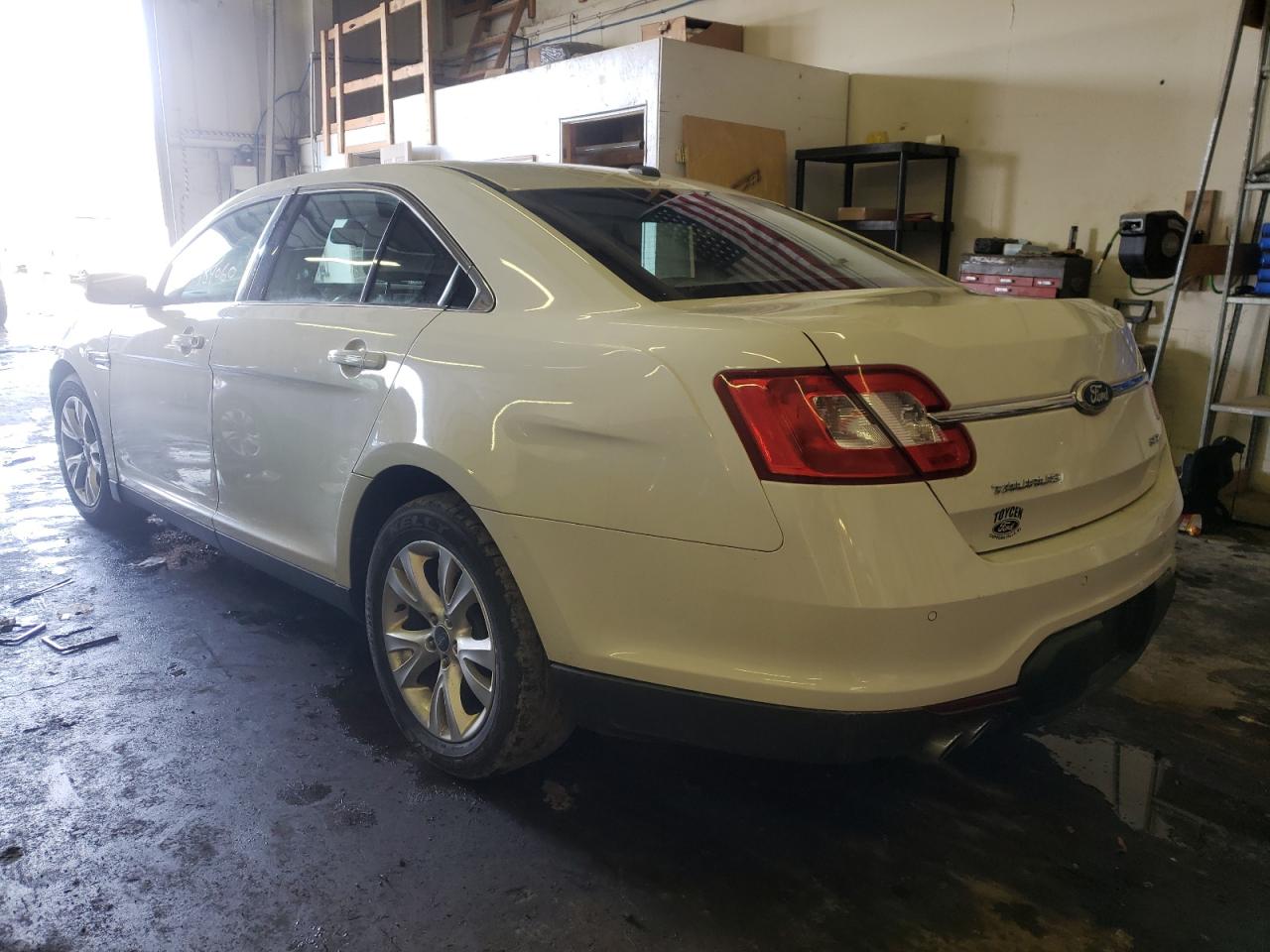 Photo 3 from auction – 2011 FORD TAURUS SEL with VIN 1FAHP2EW7BG143728