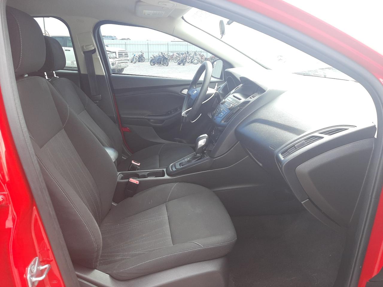 Photo 5 from auction – 2015 FORD FOCUS SE with VIN 1FADP3F27FL341660