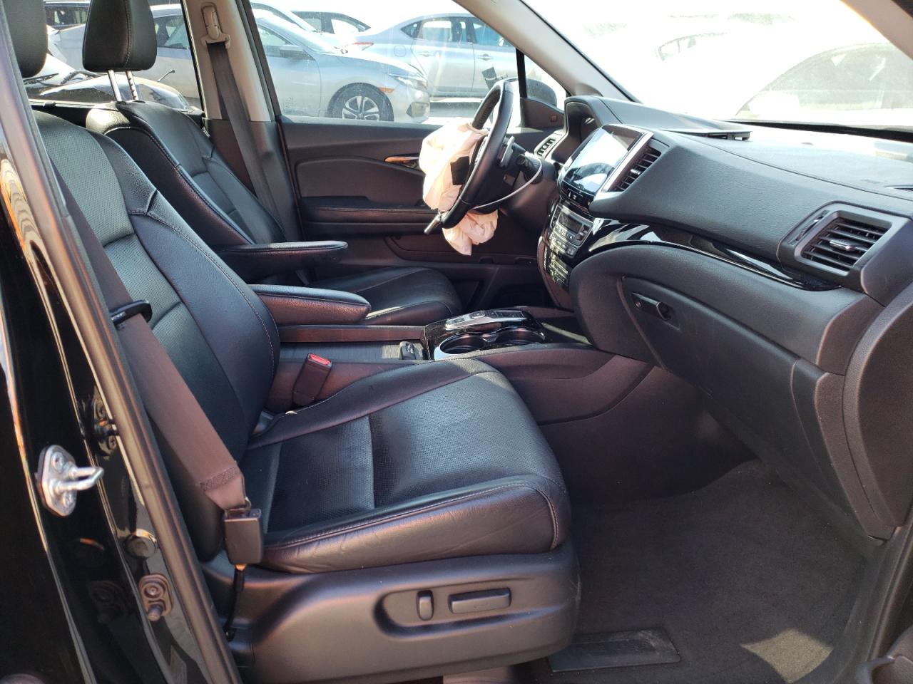 Photo 5 from auction – 2016 HONDA PILOT ELIT with VIN 5FNYF6H01GB002523