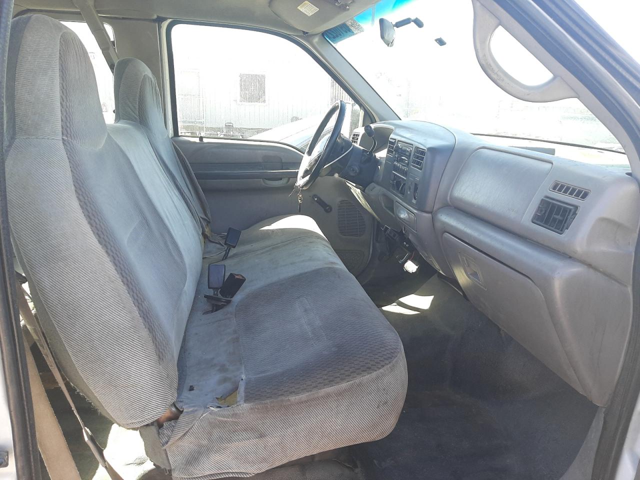 Photo 5 from auction – 2001 FORD F250 SUPER with VIN 1FTNX20L21ED75299