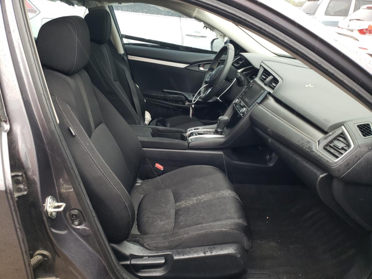 Photo 5 from auction – 2017 HONDA CIVIC EX with VIN 19XFC2F72HE026779