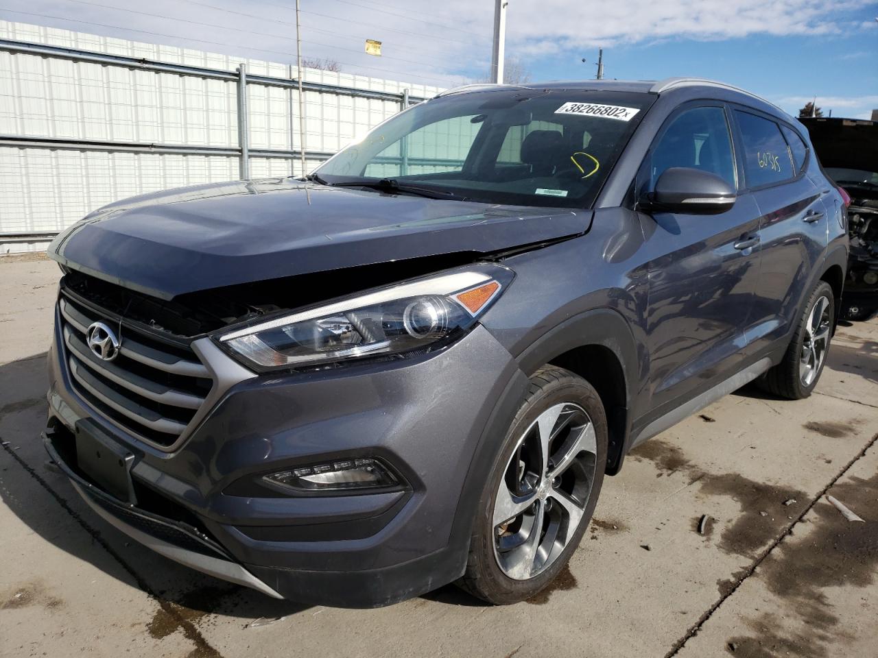 Photo 2 from auction – 2017 HYUNDAI TUCSON LIM with VIN KM8J3CA23HU361865