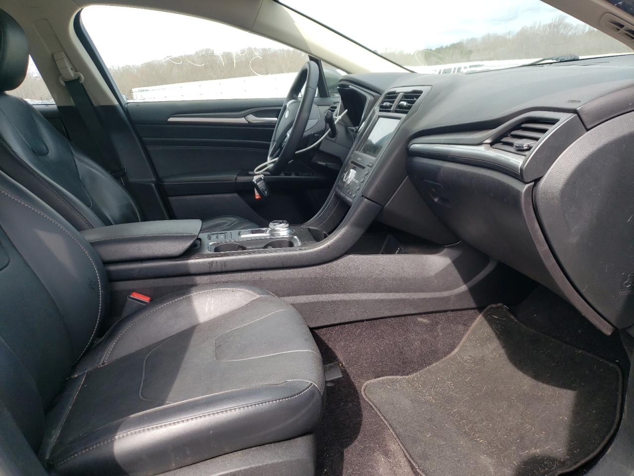 Photo 5 from auction – 2017 FORD FUSION TIT with VIN 3FA6P0K92HR161291