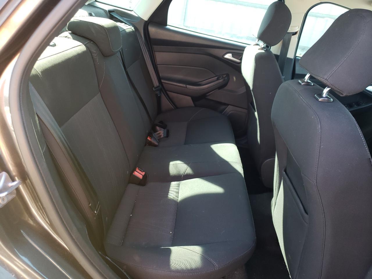 Photo 6 from auction – 2015 FORD FOCUS SE with VIN 1FADP3F23FL375790