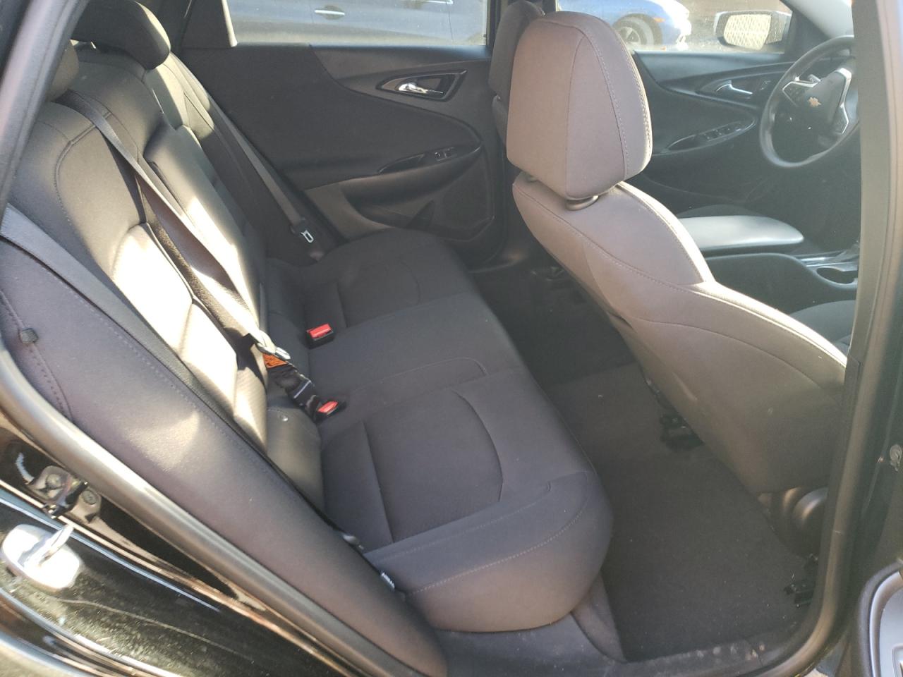 Photo 6 from auction – 2018 CHEVROLET MALIBU LS with VIN 1G1ZB5ST5JF110829