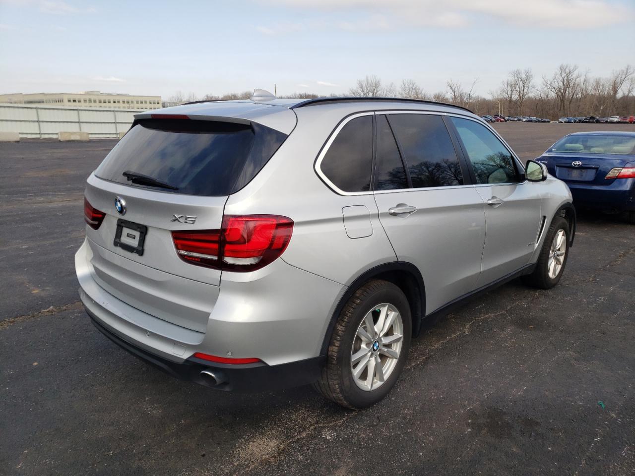 Photo 4 from auction – 2015 BMW X5 XDRIVE3 with VIN 5UXKR0C54F0P01802