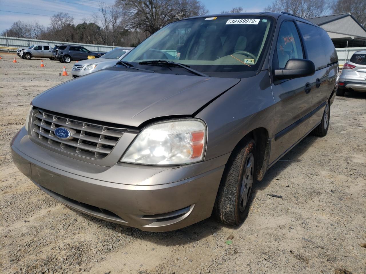 Photo 2 from auction – 2004 FORD FREESTAR with VIN 2FMZA516X4BA68679