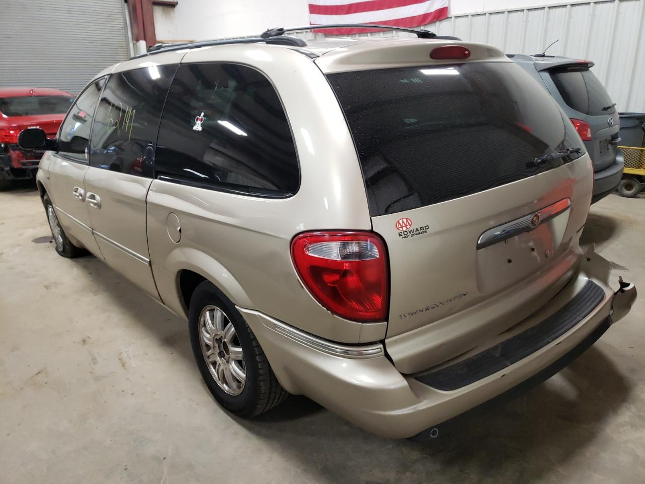 Photo 3 from auction – 2007 CHRYSLER TOWN & COU with VIN 2A4GP54L87R279719