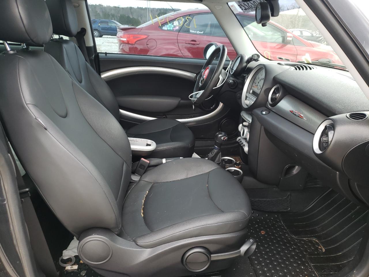 Photo 5 from auction – 2008 MINI COOPER S with VIN WMWMF73598TV36419