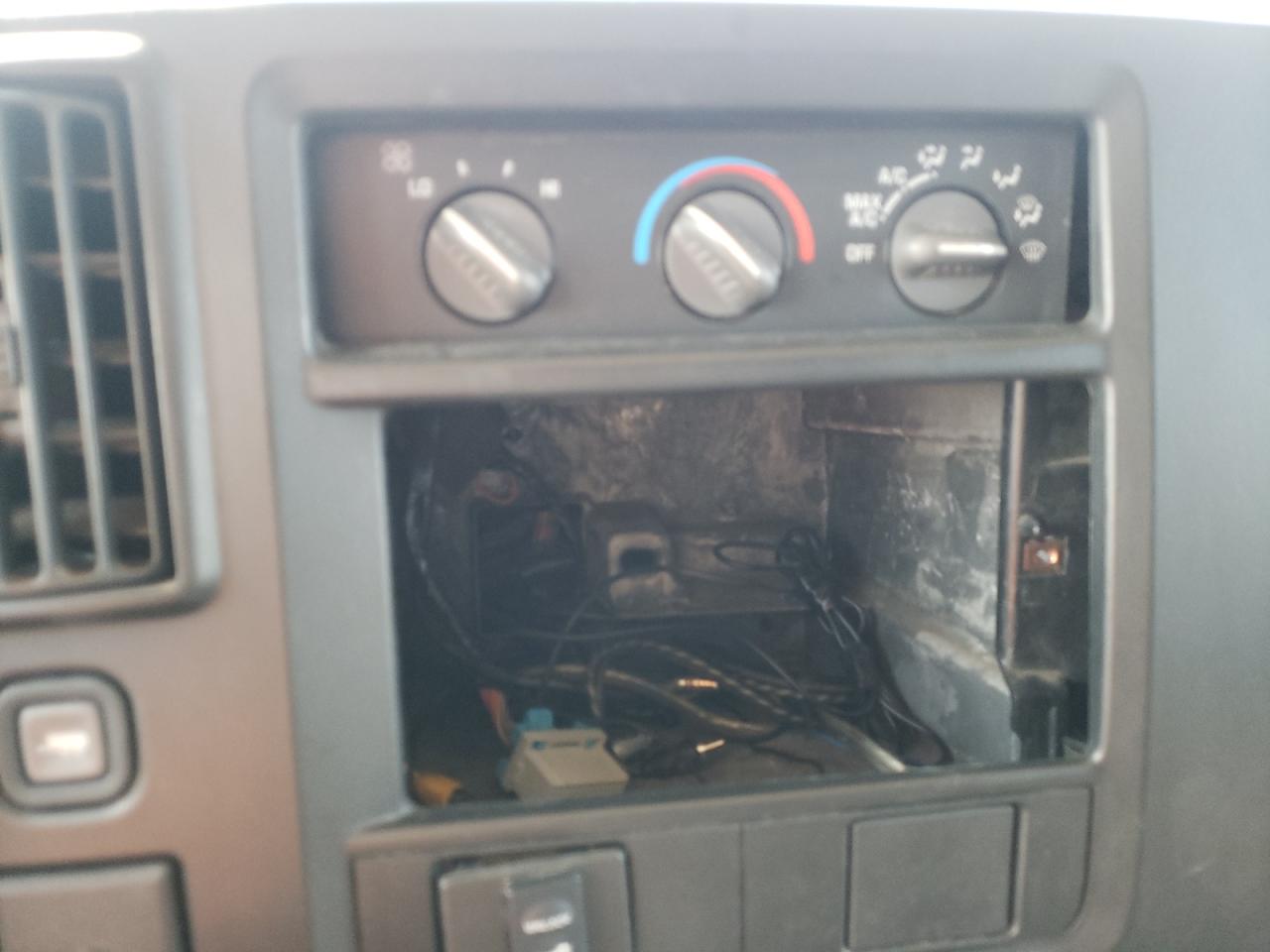 Photo 9 from auction – 2005 CHEVROLET EXPRESS G2 with VIN 1GCGG29V651164181