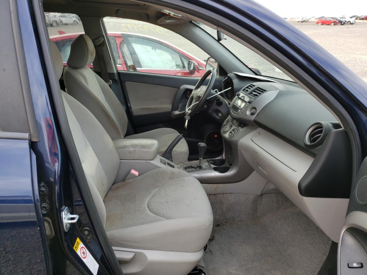 Photo 5 from auction – 2007 TOYOTA RAV4 LIMIT with VIN JTMBK31VX75039982