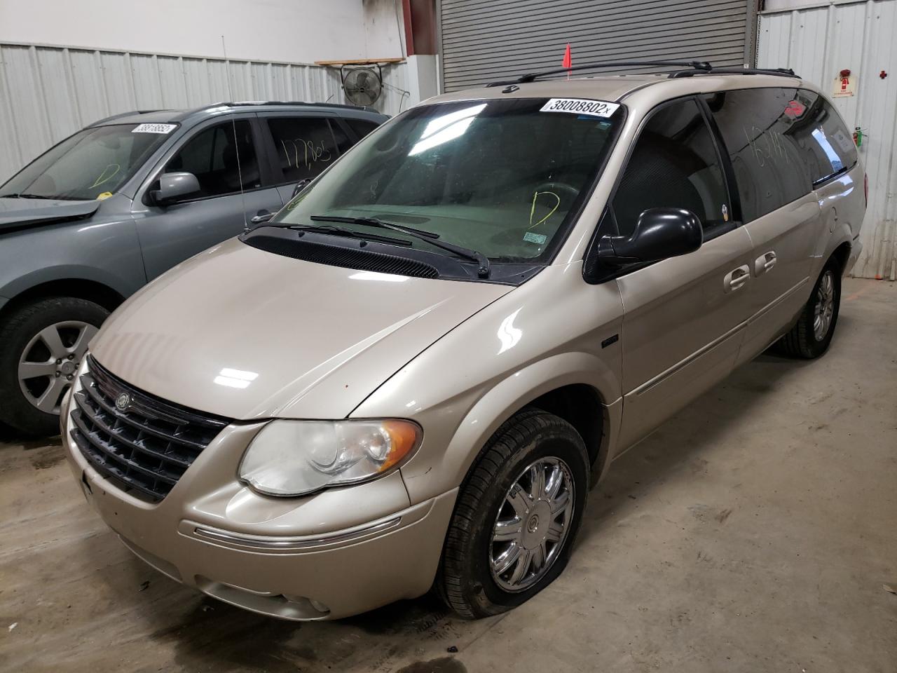 Photo 2 from auction – 2007 CHRYSLER TOWN & COU with VIN 2A4GP54L87R279719